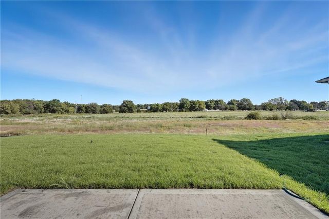 20829 Fairview Street, Edgerton, KS 66021