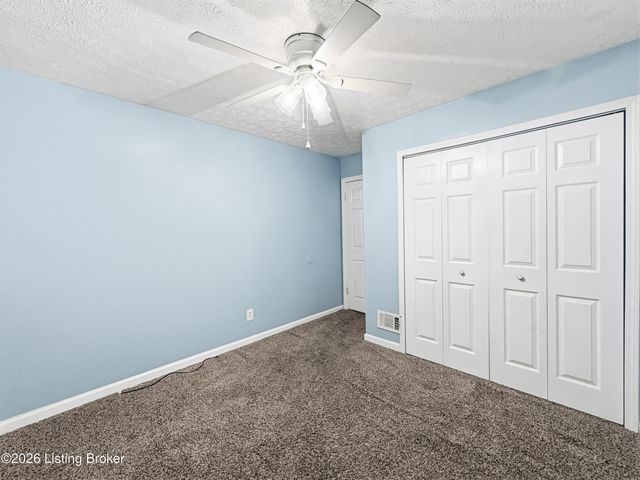 4110 Jim Hawkins Dr, Louisville, KY 40229