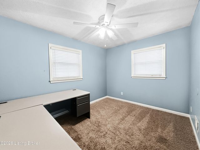 4110 Jim Hawkins Dr, Louisville, KY 40229