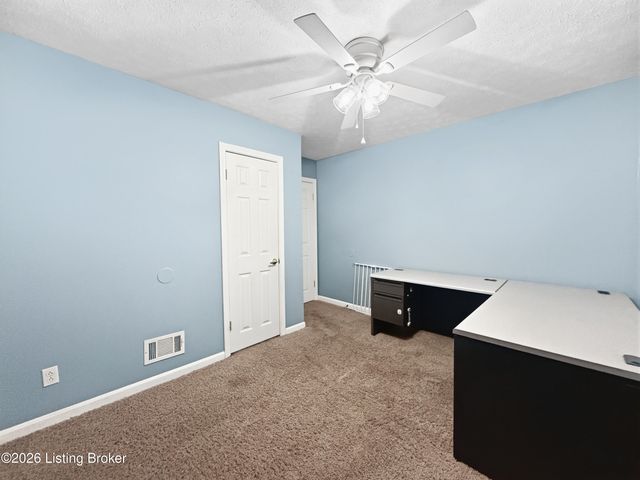 4110 Jim Hawkins Dr, Louisville, KY 40229