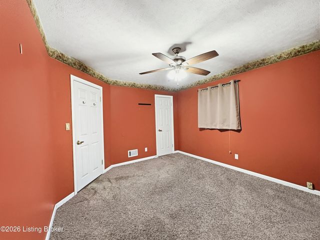 4110 Jim Hawkins Dr, Louisville, KY 40229