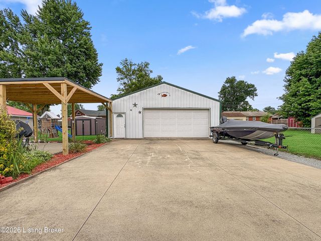 4110 Jim Hawkins Dr, Louisville, KY 40229