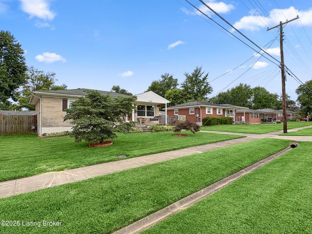 4110 Jim Hawkins Dr, Louisville, KY 40229