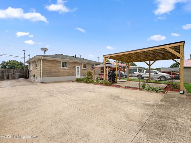 4110 Jim Hawkins Dr, Louisville, KY 40229