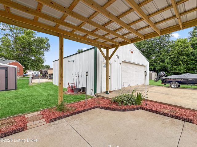 4110 Jim Hawkins Dr, Louisville, KY 40229