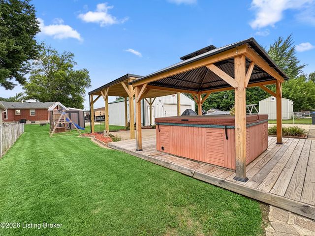 4110 Jim Hawkins Dr, Louisville, KY 40229