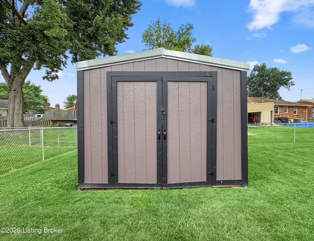 4110 Jim Hawkins Dr, Louisville, KY 40229