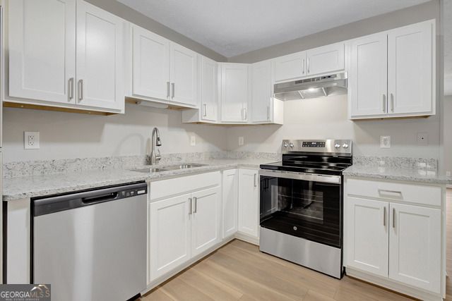 115 Belle Drive, Fayetteville, GA 30214