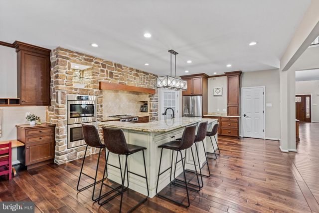 116 RIVERWOODS DR, New Hope, PA 18938