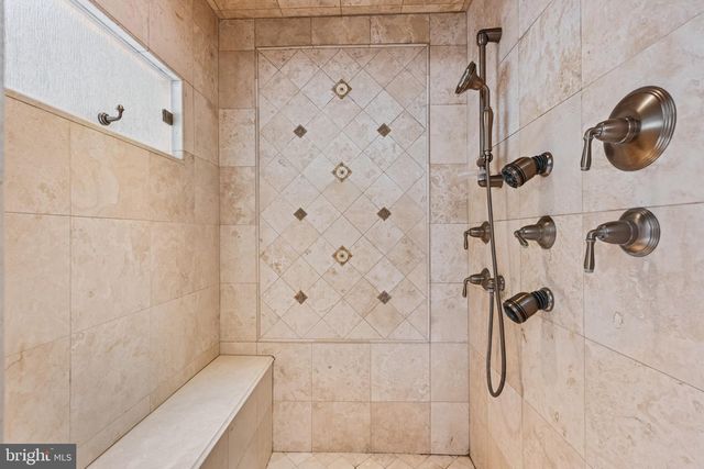 116 RIVERWOODS DR, New Hope, PA 18938