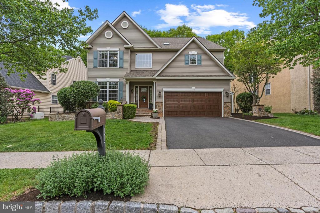 116 RIVERWOODS DR, New Hope, PA 18938