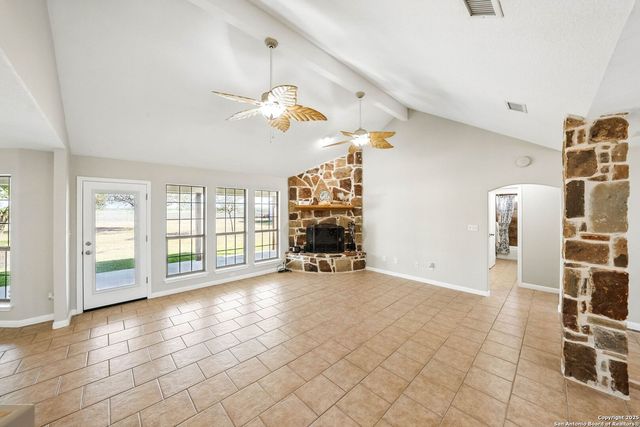 3362 Abbott Rd, St Hedwig, TX 78152