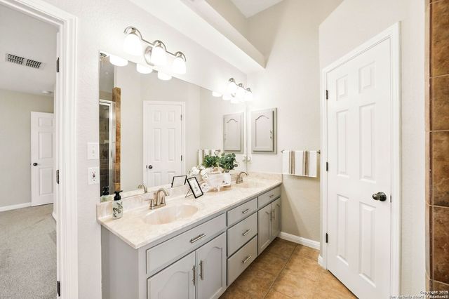 3362 Abbott Rd, St Hedwig, TX 78152