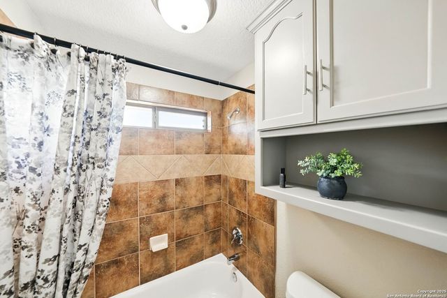 3362 Abbott Rd, St Hedwig, TX 78152