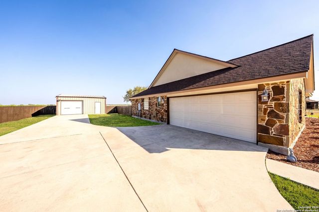3362 Abbott Rd, St Hedwig, TX 78152