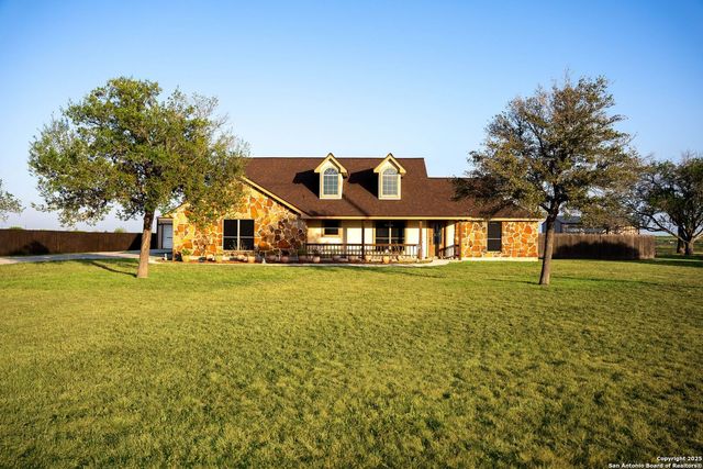 3362 Abbott Rd, St Hedwig, TX 78152