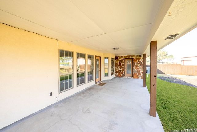 3362 Abbott Rd, St Hedwig, TX 78152