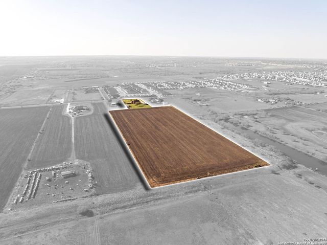 3362 Abbott Rd, St Hedwig, TX 78152