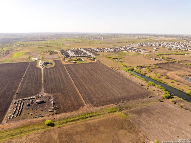 3362 Abbott Rd, St Hedwig, TX 78152