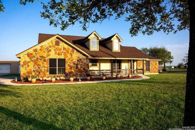 3362 Abbott Rd, St Hedwig, TX 78152