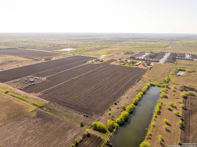 3362 Abbott Rd, St Hedwig, TX 78152