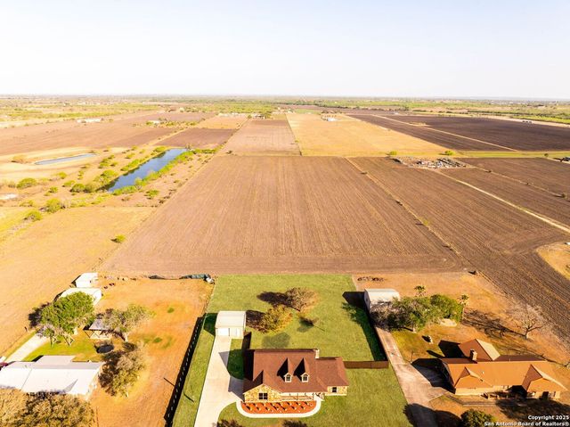 3362 Abbott Rd, St Hedwig, TX 78152