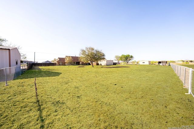 3362 Abbott Rd, St Hedwig, TX 78152