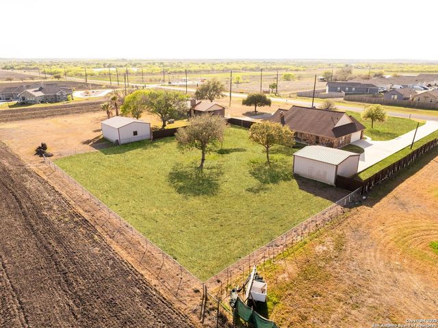 3362 Abbott Rd, St Hedwig, TX 78152