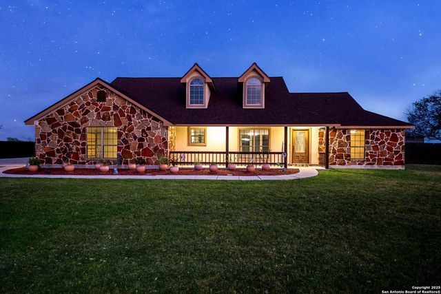 3362 Abbott Rd, St Hedwig, TX 78152