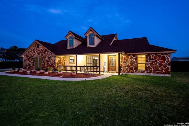 3362 Abbott Rd, St Hedwig, TX 78152