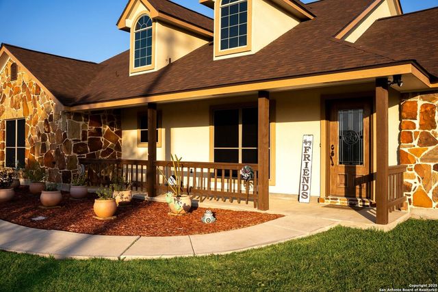 3362 Abbott Rd, St Hedwig, TX 78152