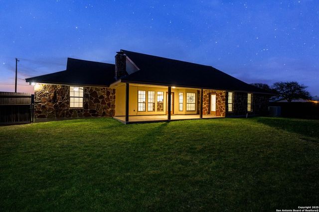 3362 Abbott Rd, St Hedwig, TX 78152