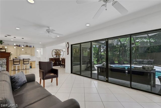 3036 Round Table LN, Naples, FL 34112