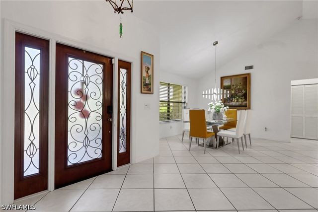 3036 Round Table LN, Naples, FL 34112