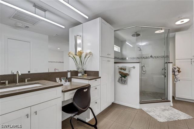 3036 Round Table LN, Naples, FL 34112