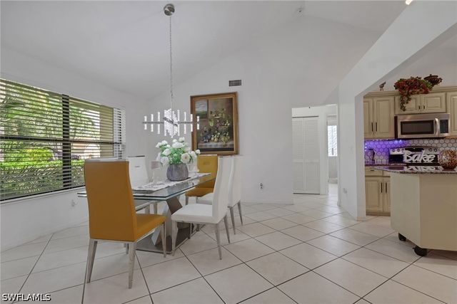 3036 Round Table LN, Naples, FL 34112