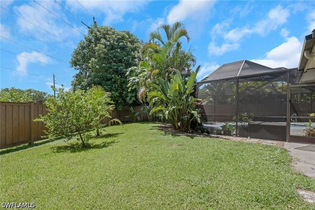 3036 Round Table LN, Naples, FL 34112