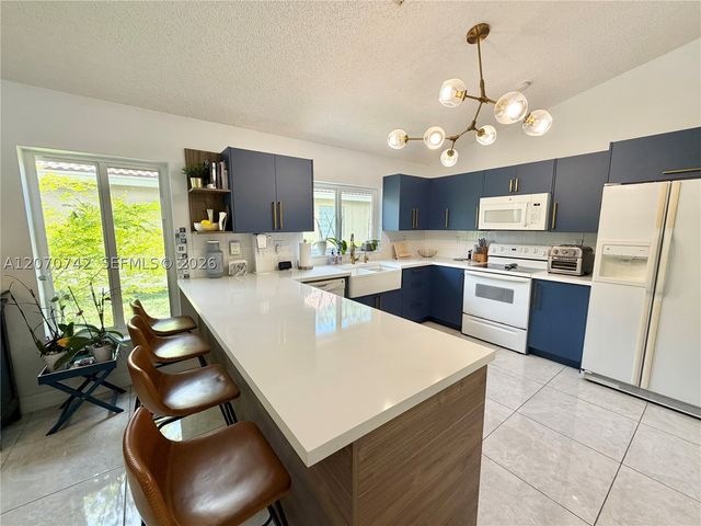 415 NW 165th Ave, Pembroke Pines, FL 33028