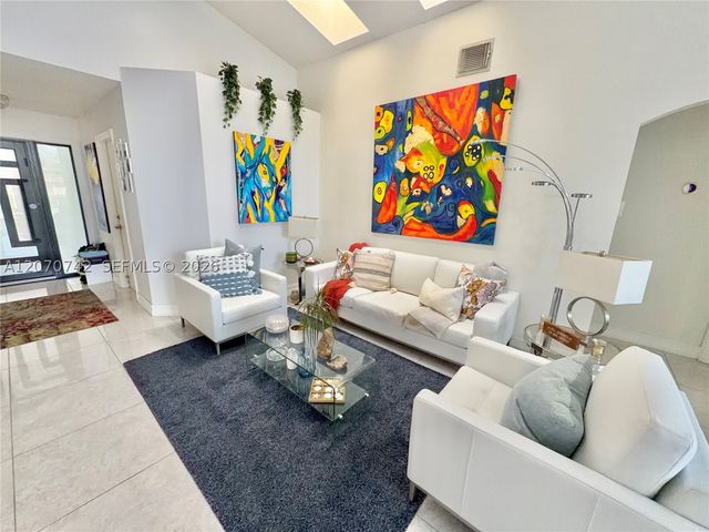 415 NW 165th Ave, Pembroke Pines, FL 33028