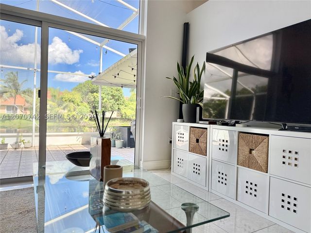 415 NW 165th Ave, Pembroke Pines, FL 33028