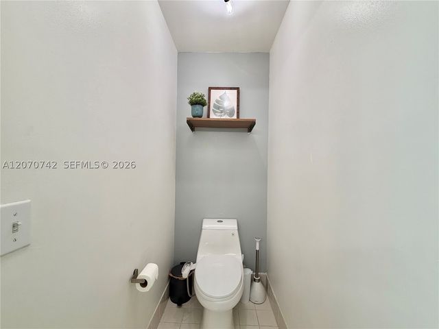 415 NW 165th Ave, Pembroke Pines, FL 33028