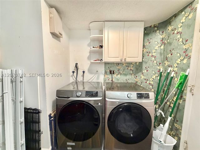 415 NW 165th Ave, Pembroke Pines, FL 33028