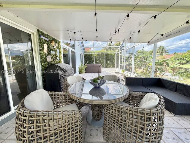 415 NW 165th Ave, Pembroke Pines, FL 33028