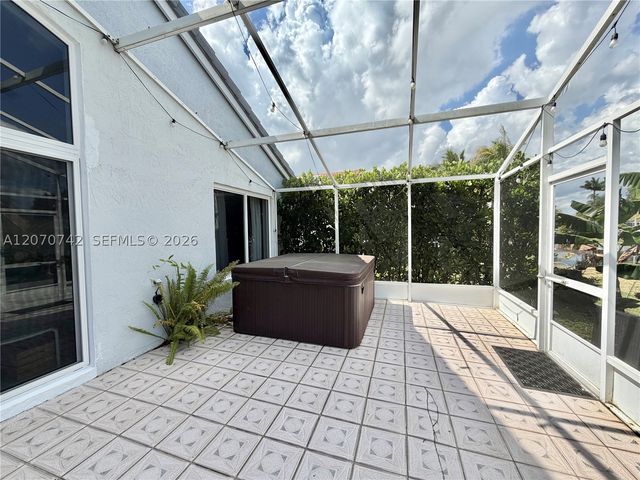 415 NW 165th Ave, Pembroke Pines, FL 33028