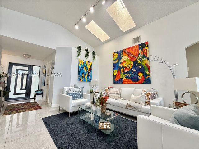 415 NW 165th Ave, Pembroke Pines, FL 33028
