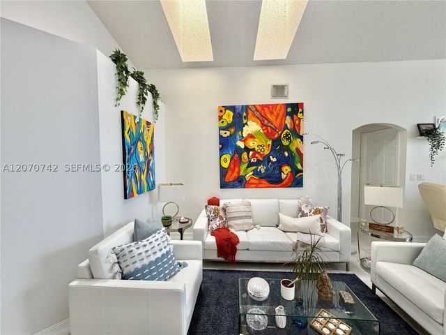 415 NW 165th Ave, Pembroke Pines, FL 33028