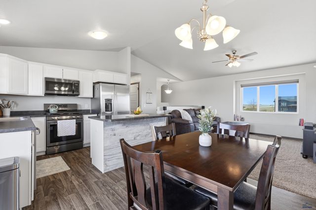 24034 POMMEL LOOP, Rapid City, SD 57701
