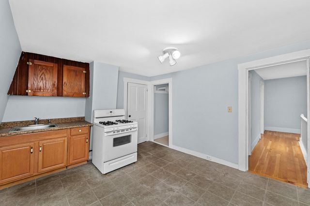 34 Neponset 3, Boston, MA 02136