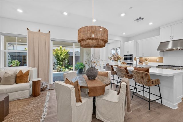 422 Sunrise Road, Rancho Mission Viejo, CA 92694