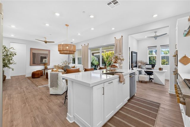 422 Sunrise Road, Rancho Mission Viejo, CA 92694